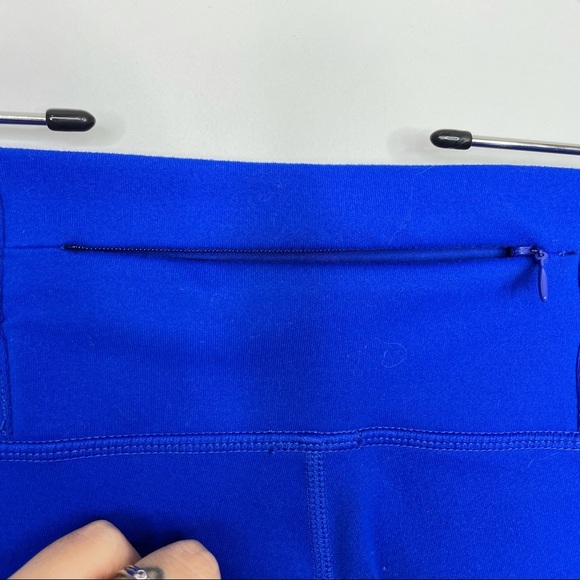 Fabletics Gia Powerlite Capri Leggings Marine Blue - Picture 3 of 7